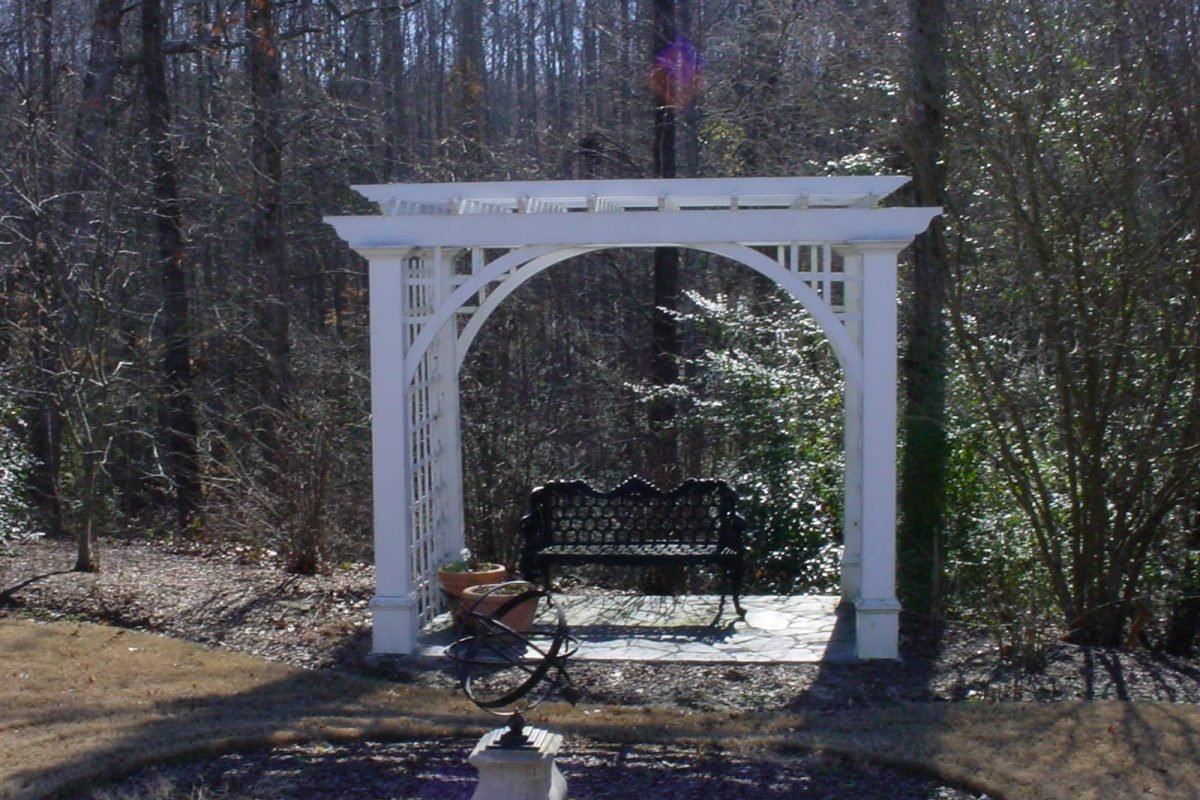 08429001-8725-4aed-b721-0a52d71Sitting Arbord2a4e